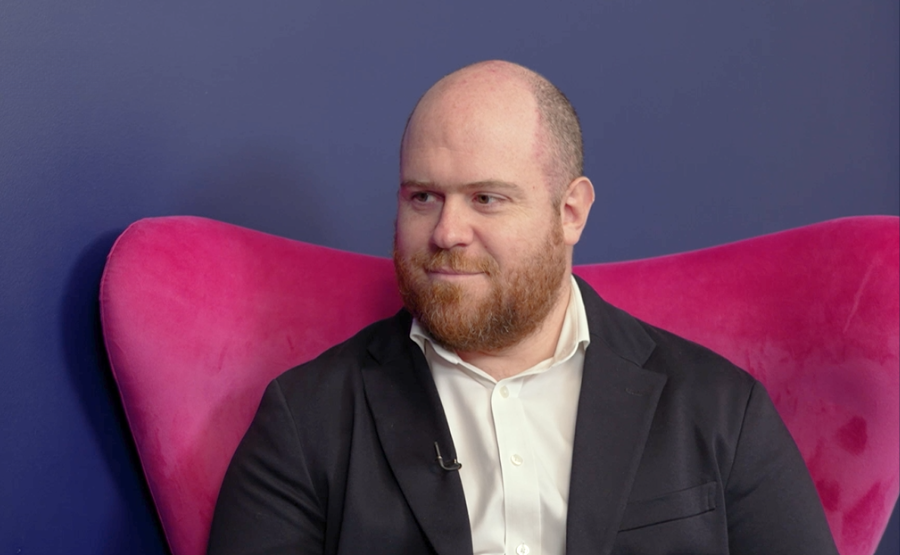An innovator’s approach to data and AI in travel, tourism and transportation: The Bridge interview of Florent Bernard, Managing Partner at Artefact